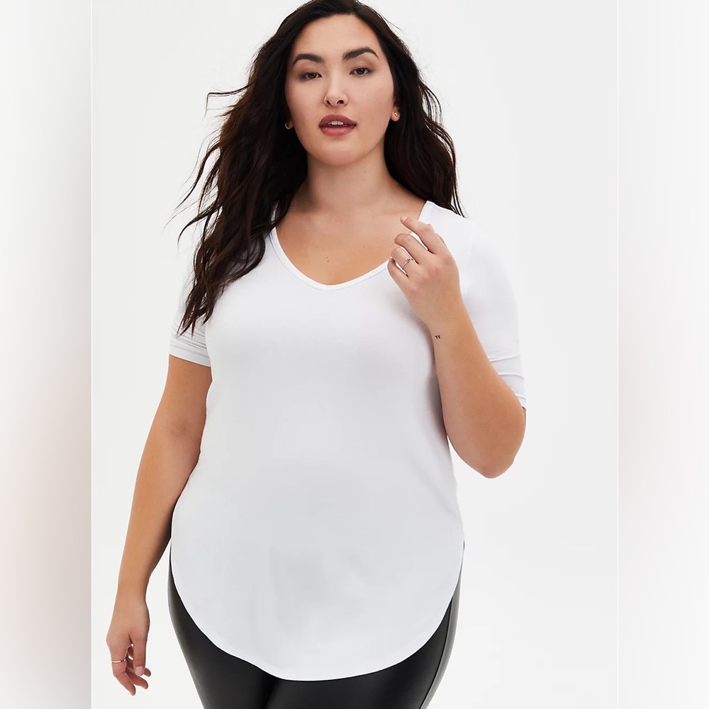 NWOT Torrid 3/4 Sleeve Super Soft V Neck Tunic Top